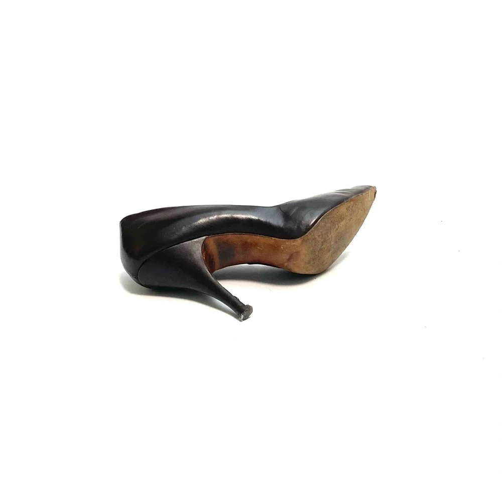 Vintage 1960s brown leather classic stiletto pumps